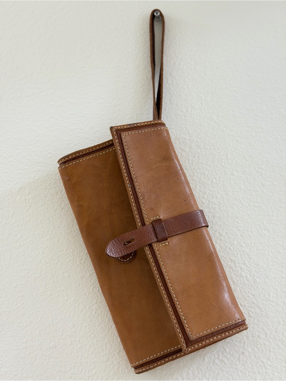 π€β¨ 1937 Accessories 100% Leather Cognac Wristlet Wallet β¨π€ - Picture 11 of 13